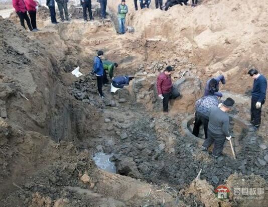 莒县西杨家庄村前发现古墓，挖掘后尸骨未进行处理