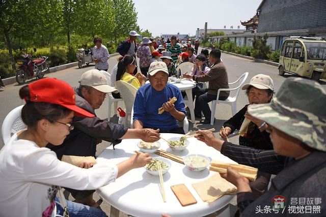 山村煎饼节演绎舌尖上的乡村美食 免费品尝还管饱